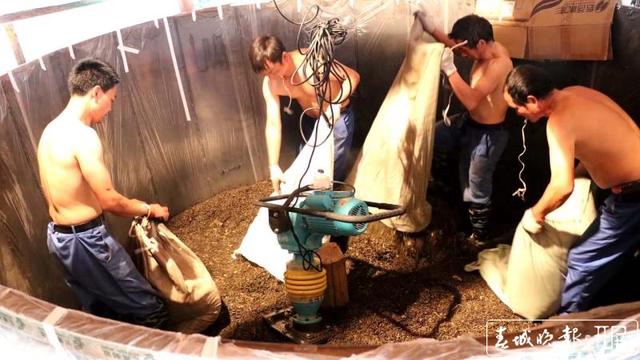 重42.6噸！世界上“最大緊壓茶”落戶云南騰沖