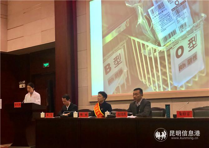 3位宣講團成員用質(zhì)樸的語言、詳實的事例和真摯的情感，生動講述了自己和身邊先進(jìn)典型的先進(jìn)做法和先進(jìn)事跡。記者上官艷君攝