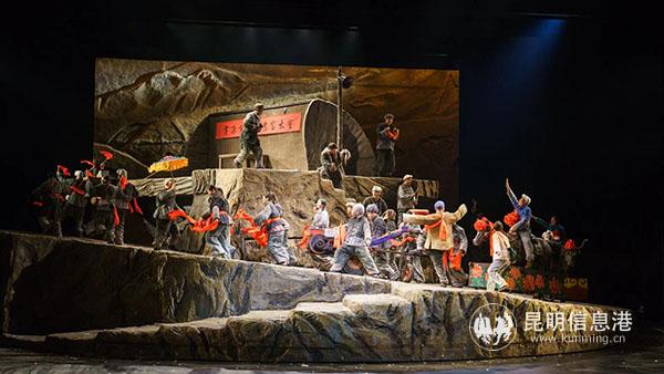 演出現(xiàn)場(chǎng) 演出現(xiàn)場(chǎng)