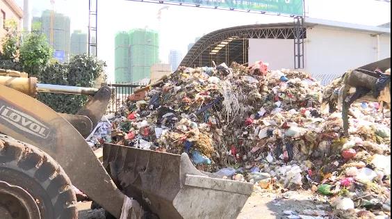 昆明多個(gè)垃圾站“爆倉”，處理廠24小時(shí)超負(fù)荷運(yùn)行！垃圾清運(yùn)怎么了？