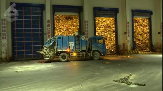 昆明多個(gè)垃圾站“爆倉”，處理廠24小時(shí)超負(fù)荷運(yùn)行！垃圾清運(yùn)怎么了？