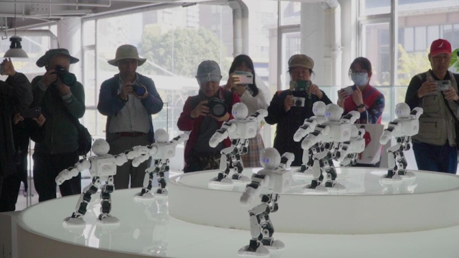 機(jī)器人舞蹈02 機(jī)器人舞蹈02