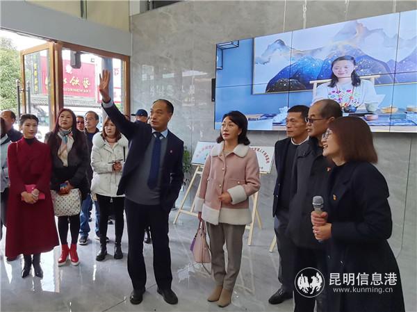 3.領(lǐng)導(dǎo)參觀文化場館 3.領(lǐng)導(dǎo)參觀文化場館