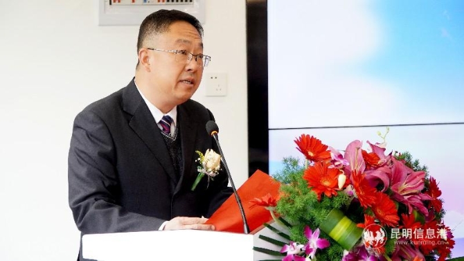 呈貢區(qū)委組織部副部長、區(qū)人力資源和社會保障局局長張慶非致辭~1