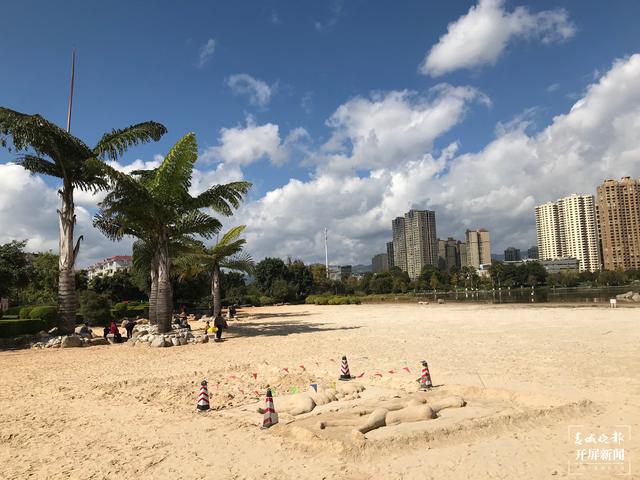 玉溪有位“沙雕爺爺” 記者 李春麗 攝