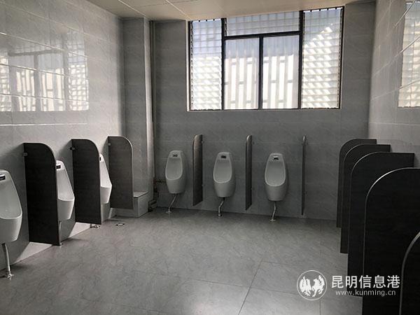 提升改造后的公廁 提升改造后的公廁