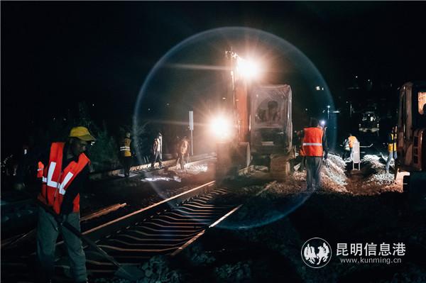 廣通至大理鐵路“擴(kuò)能大手術(shù)”穩(wěn)步推進(jìn)。供圖1