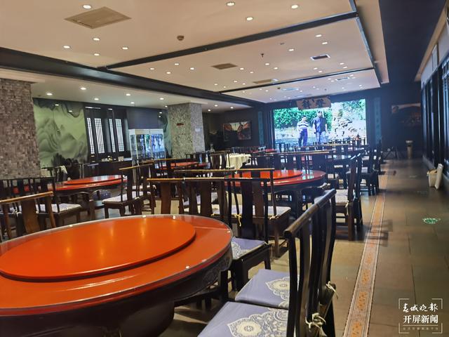 昆明年夜飯預(yù)訂進行中 部分餐廳已經(jīng)訂滿 春城晚報-開屏新聞記者 劉文波 實習(xí)生 胡正男 攝影報道