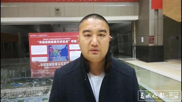 滿滿彈幕讓這個冬天更溫暖！新螺獅灣這個保安大哥很帥！劉嘉