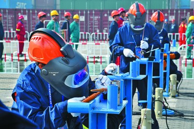 首屆全國職業(yè)技能大賽4位獲獎?wù)叩墓适隆夹刑煜?、能?chuàng)未來 青春奮斗正當(dāng)時