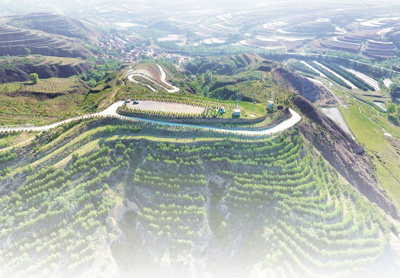 綠滿呂梁山。孫 濤攝（人民視覺）