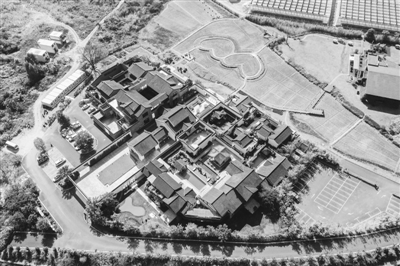 解開貧困村變身風(fēng)景區(qū)的綠色密碼