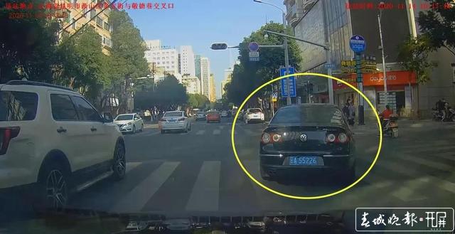 斑馬線前“車讓行 人快走” 不禮讓斑馬線可手機(jī)舉報！