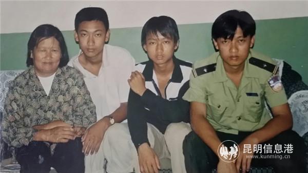 張子權三兄弟和母親，右二為張子權_副本