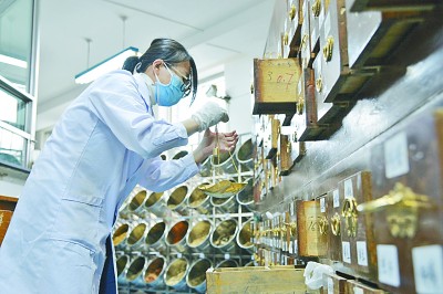 我們勠力同心，奪取抗疫斗爭重大戰(zhàn)略成果