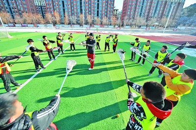 我們?nèi)σ愿?，讓人民享有公平而有質(zhì)量的教育