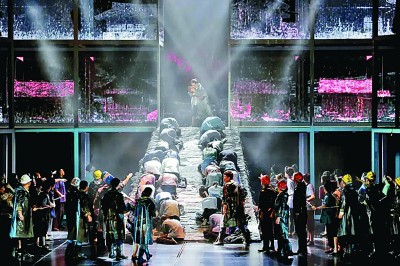 我們不斷攀登，用文藝謳歌時代精神