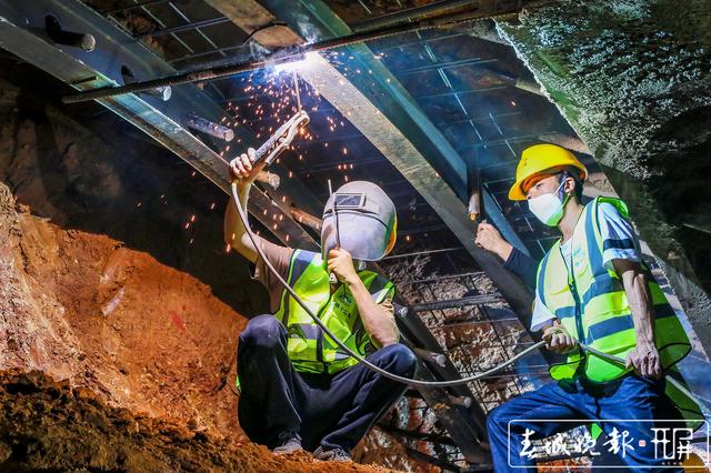 云南鐵路（春城晚報-開屏新聞記者 孫江葒 通訊員 唐曉燕 向五一 李永彬 攝影報道）