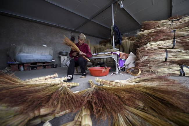 脫貧路上“她”力量丨攢勁