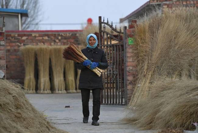 脫貧路上“她”力量丨攢勁