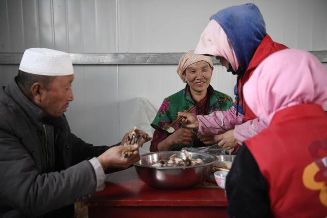 脫貧路上“她”力量丨攢勁