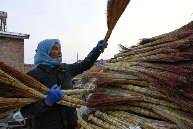 脫貧路上“她”力量丨攢勁