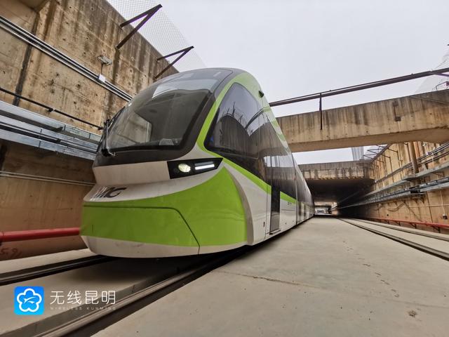 昆明長水國際機場S1衛(wèi)星廳主體完成 明年五一可投入使用 (來源:無線昆明)2.jpg