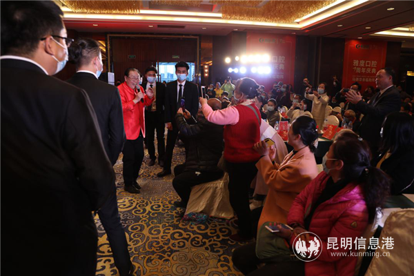 86版《西游記》豬八戒扮演者馬德華與觀眾零距離互動