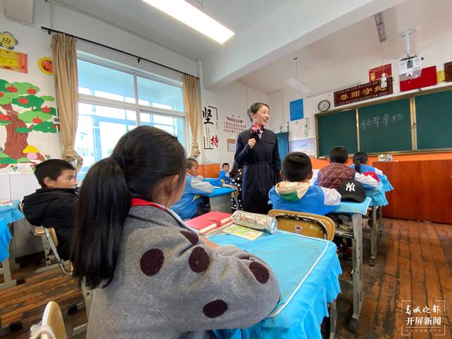 格茸卓瑪 :從月光之城飛向藍(lán)天 (春城晚報(bào)-開屏新聞?dòng)浾?木曉雯 周柯妤 王宇衡 攝影報(bào)道)9.jpg