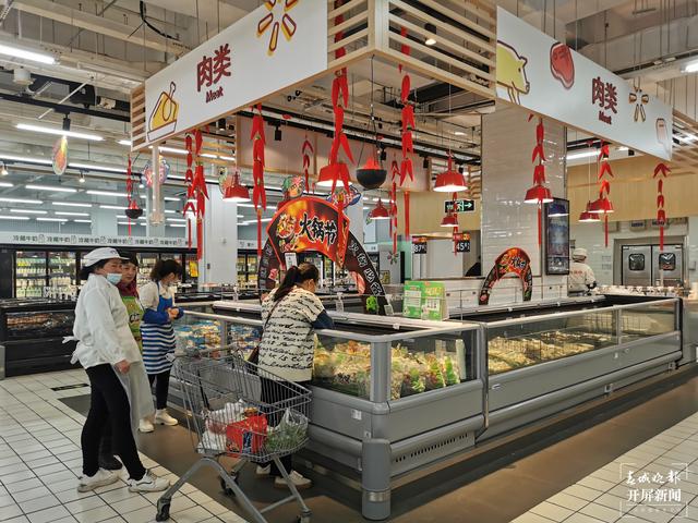 昆明速凍食品曾暴漲500%，“單身”和“懶宅”最愛（春城晚報-開屏新聞記者 李賽 攝影報道）