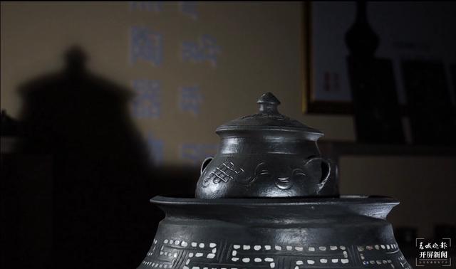 【2020迪慶故事】 千年尼西黑陶制陶人:一門手藝養(yǎng)活家鄉(xiāng)人(春城晚報-開屏新聞記者 木曉雯 周柯妤 王宇衡 攝影報道)4.jpg