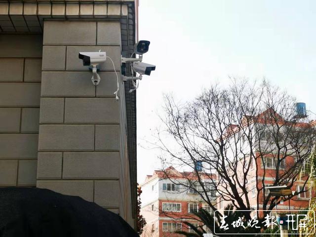 昆明一小區(qū)更換新物業(yè)，采集信息具體到家庭成員…業(yè)主擔(dān)心泄露隱私 春城晚報(bào)-開(kāi)屏新聞?dòng)浾?張勇 攝影報(bào)2.jpg