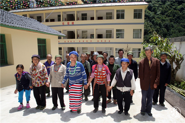 20120804N102在獨龍江鄉(xiāng)敬老院養(yǎng)老的獨龍族老人-禹江寧 攝.jpg