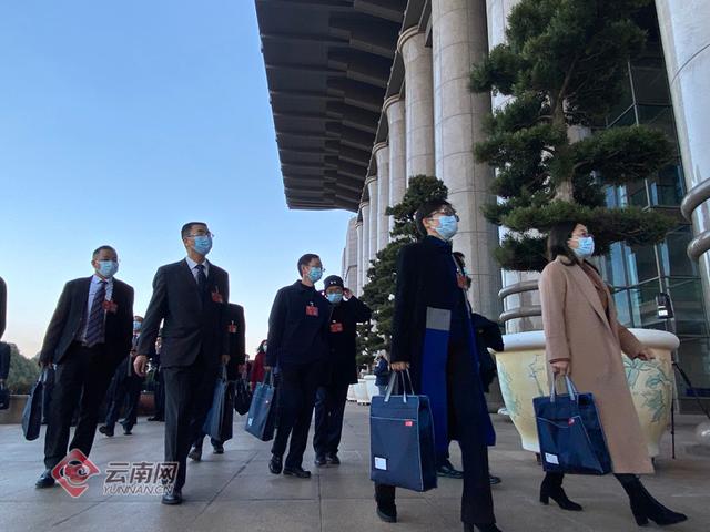 政協(xié)云南省第十二屆委員會(huì)第四次會(huì)議開(kāi)幕會(huì)