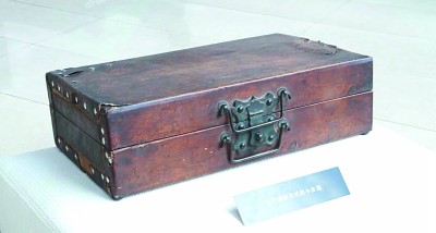 手提箱蘊藏革命本色