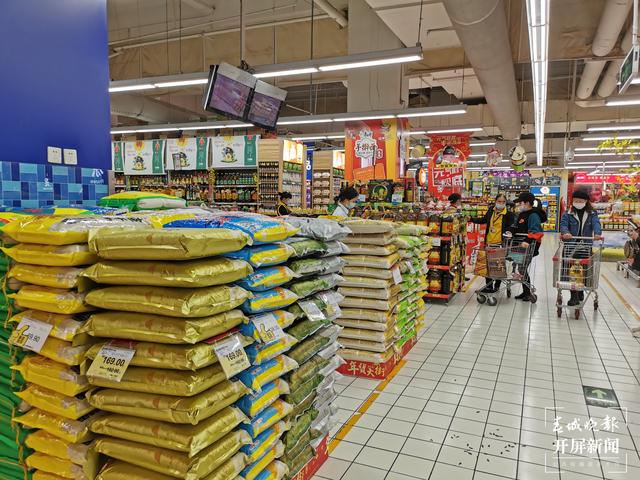 超市、菜市場(chǎng)（春城晚報(bào)-開(kāi)屏新聞?dòng)浾?李賽 攝）