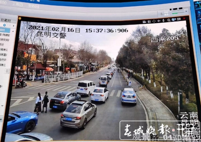 假期余額不足 昆明公園及景區(qū)游客依然較多 市民出行請(qǐng)做好路線(xiàn)規(guī)劃.jpg