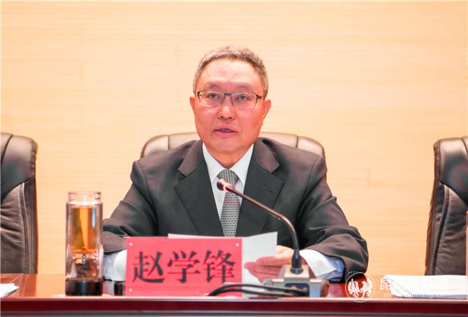 中國（云南）自由貿(mào)易試驗區(qū)昆明片區(qū)（昆明經(jīng)開區(qū)）黨工委書記趙學(xué)鋒作黨建黨風(fēng)廉政建設(shè)工作報告