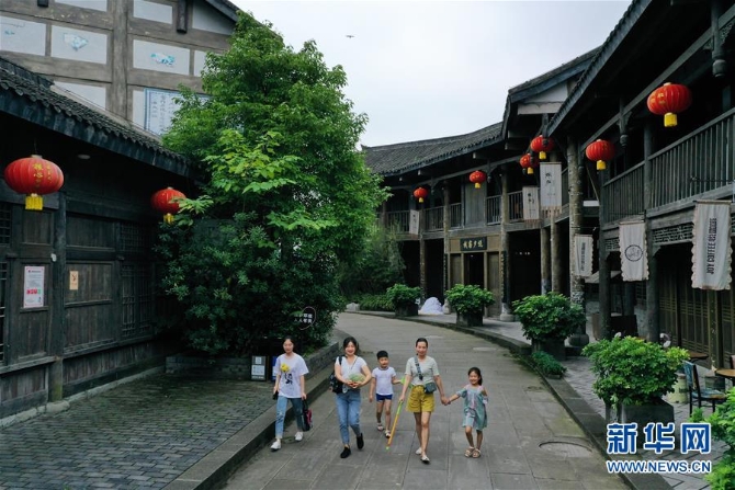 （新華全媒頭條·兩會(huì)特別觀(guān)察·圖文互動(dòng)）（2）藍(lán)圖已繪就，你我怎么“拼”？——從全國(guó)兩會(huì)看“十四五”新圖景