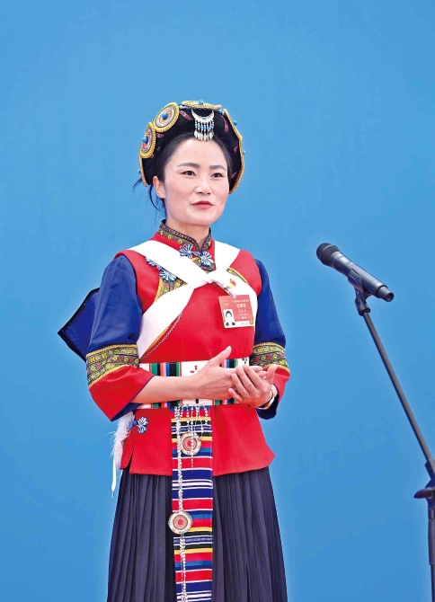 3月8日，第十三屆全國人民代表大會第四次會議舉行第二場“代表通道”采訪活動。這是全國人大代表范永貞通過網(wǎng)絡視頻方式接受采訪。 新華社記者 金良快 攝