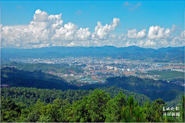 云南厚植生態(tài)底色，40年來(lái)累計(jì)義務(wù)植樹(shù)43.26億株