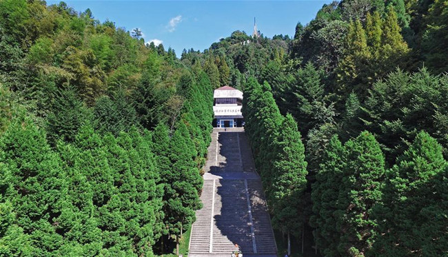 井岡山革命烈士陵園_副本.jpg