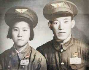 王昌群、劉斌合影。