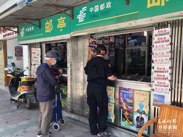 昆明街頭的亭棚(春城晚報-開屏新聞記者 羅宗偉 攝)