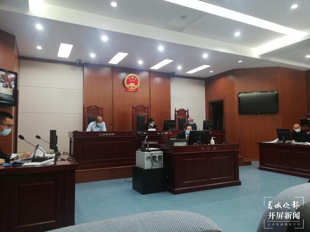 個(gè)體戶和螺螄灣商貿(mào)城被LV公司告上法庭（春城晚報(bào)-開(kāi)屏新聞?dòng)浾?柏立誠(chéng) 攝）