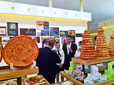 新疆：用藝術(shù)大餐激蕩奮進(jìn)力量