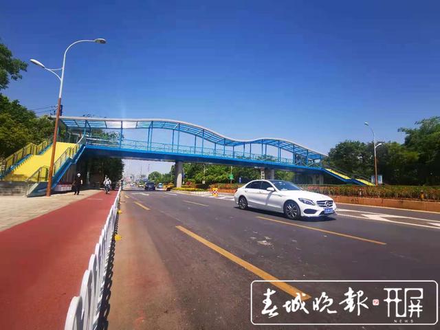 昆明這三地新建天橋咋樣了？ 西福路上的已投用，過(guò)街少走1.2公里更安全……春城晚報(bào)-開(kāi)屏新聞?dòng)浾?張勇 攝影報(bào)道