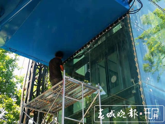 昆明這三地新建天橋咋樣了？ 西福路上的已投用，過(guò)街少走1.2公里更安全……春城晚報(bào)-開(kāi)屏新聞?dòng)浾?張勇 攝影報(bào)道