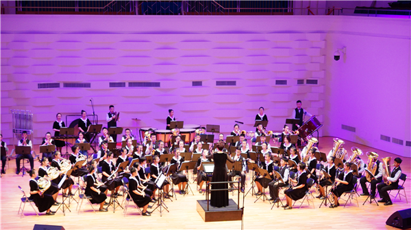 獲國(guó)家省市比賽特等獎(jiǎng)的管樂隊(duì) (2)