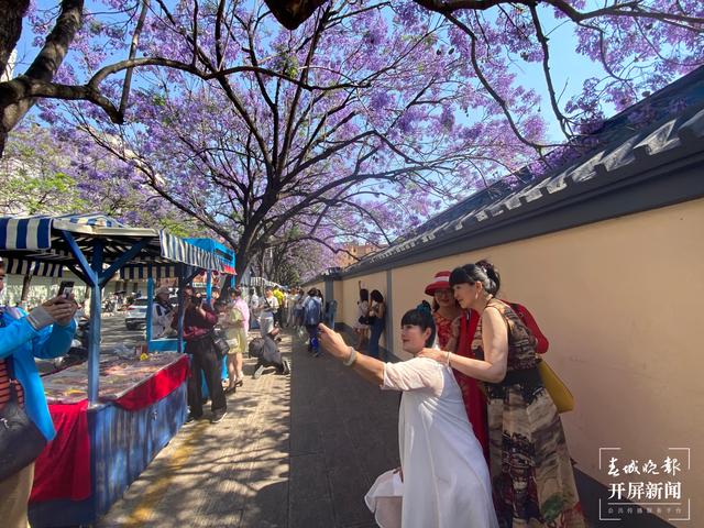 昆明教場中路( 春城晚報-開屏新聞記者 周柯妤 攝)